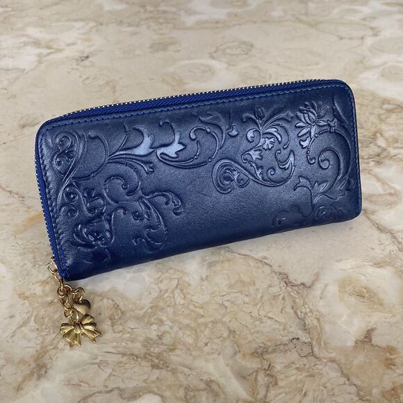 NEW Embossed Leather Long Zippered Wallet - Picture 2 of 14